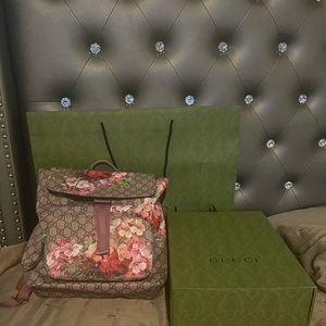 Gucci Bloom Gg Supreme Canvas Backpack